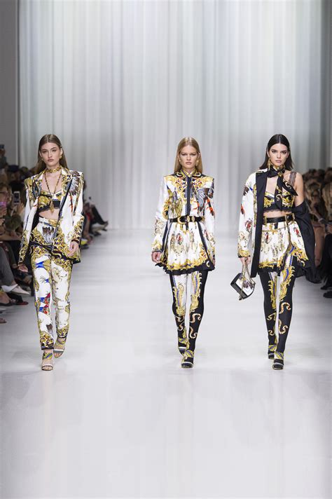 versace 2019 tribute collection